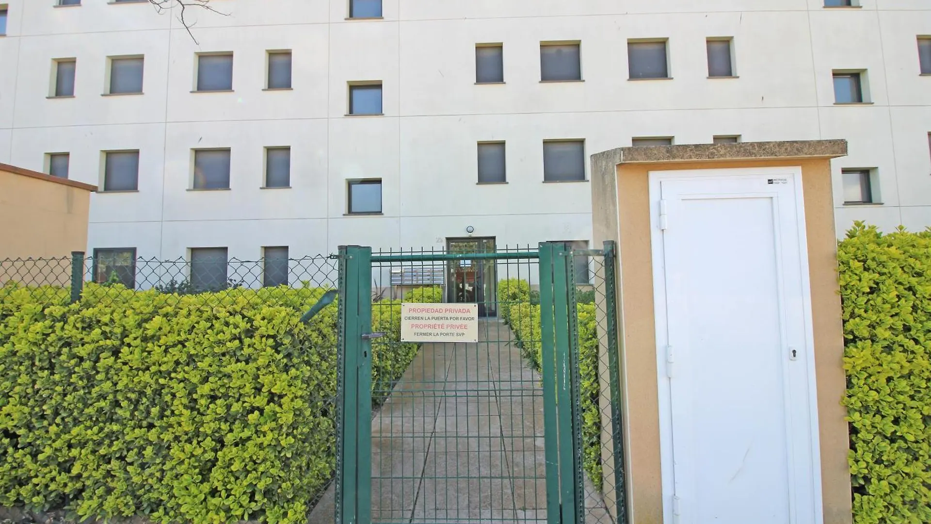 Apart-Rent Apartment Milleni II 8010 罗萨斯 0*,  西班牙