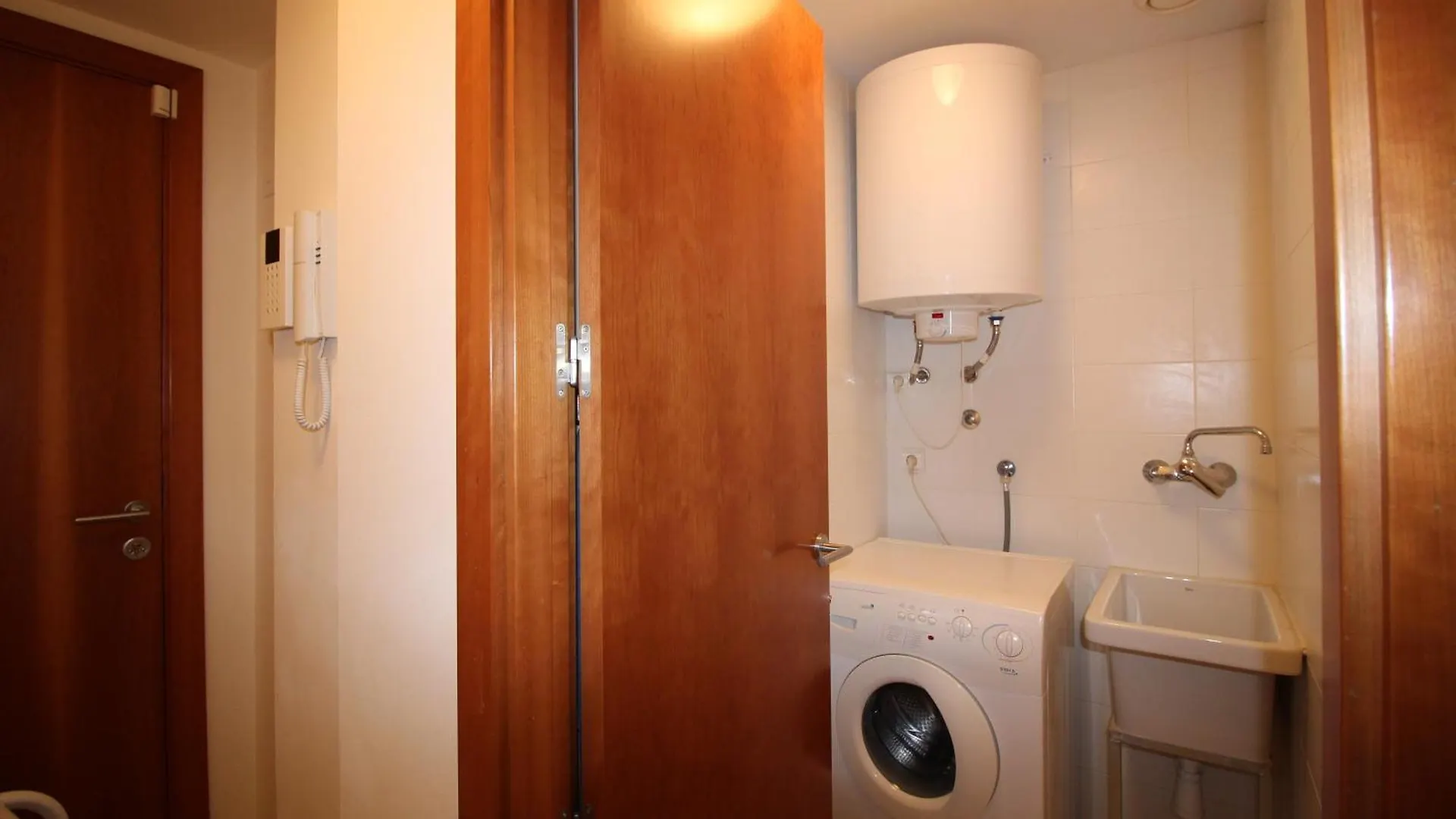 Apart-Rent Apartment Milleni II 8010 罗萨斯 西班牙